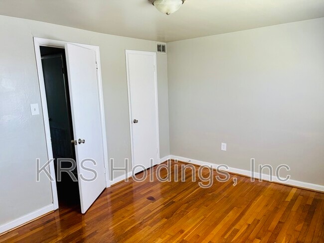 Building Photo - 5431 Remuda Dr