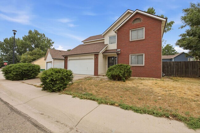 Foto del edificio - Charming 3 Bed, 2 Bath Home on a Quiet Cul-de-Sac with a Fenced Yard & 2-Car Garage!