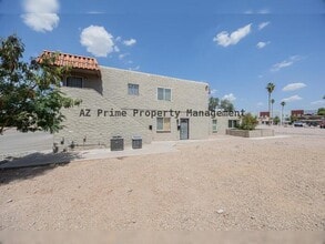Building Photo - 4724 E Portland St
