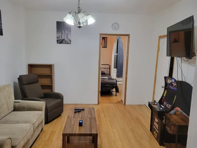 Building Photo - 21 Wright Ave