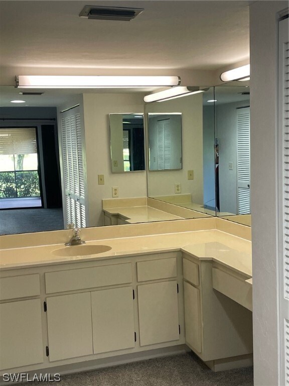 Foto del edificio - 5710 Trailwinds Dr