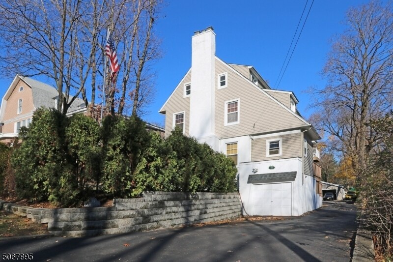 395 Claremont Ave, Montclair, NJ 07042 House for Rent in Montclair