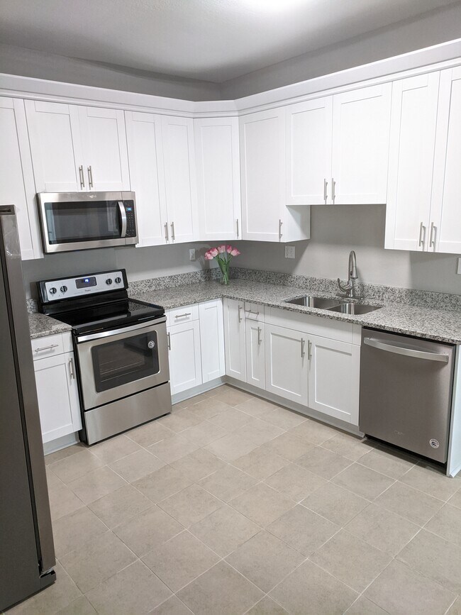 Foto del edificio - 408 W 29th St