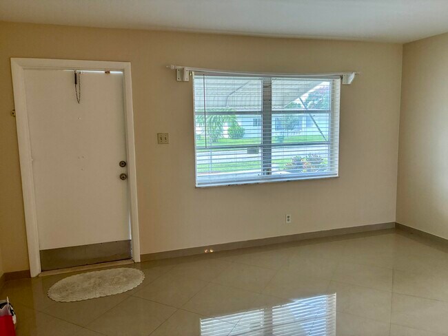 Foto del edificio - 7470 NW 7th Pl
