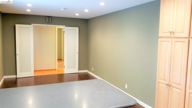 Foto del edificio - 29 Thorndale Pl