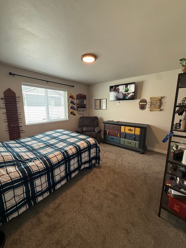 Foto del edificio - 517 Raven Ln