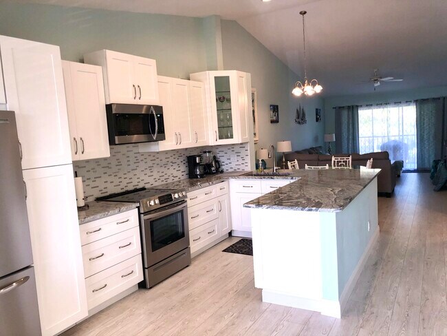Building Photo - 2052 Keystone Dr
