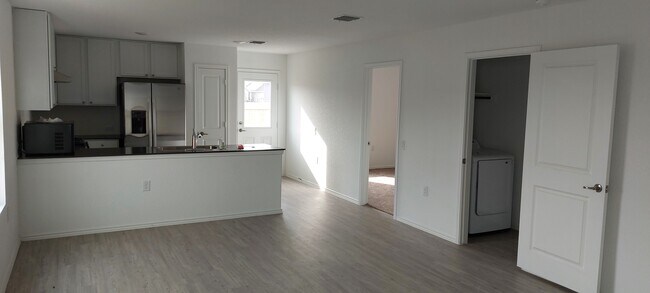 Building Photo - 10123 Kersey Ml