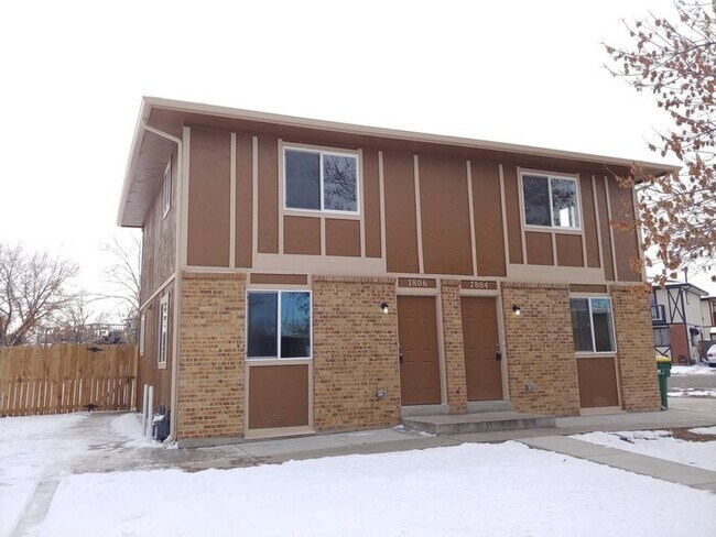 Building Photo - 7804 Jasmine Dr