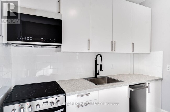Building Photo - 288 Ossington Ave