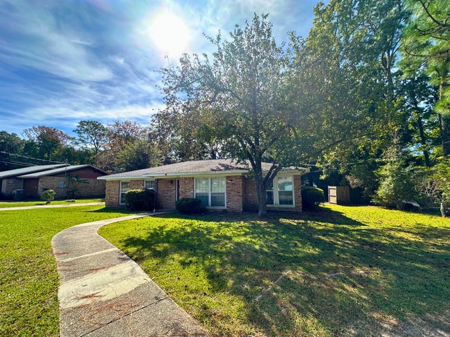 Foto del edificio - 110 Windsor Dr