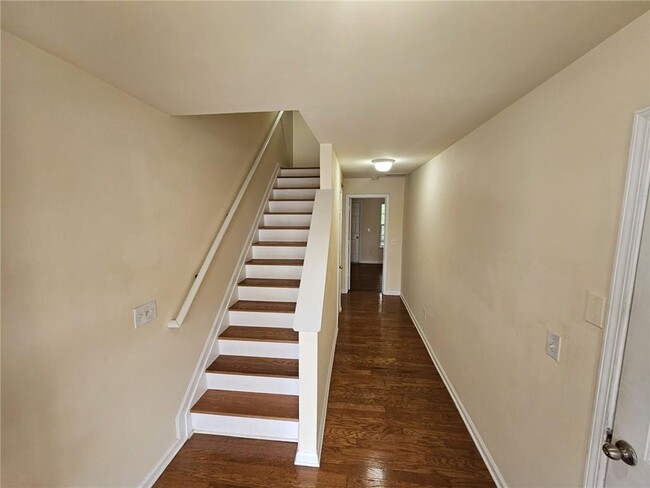 Foto del edificio - 2425 Ivey Crest Cir
