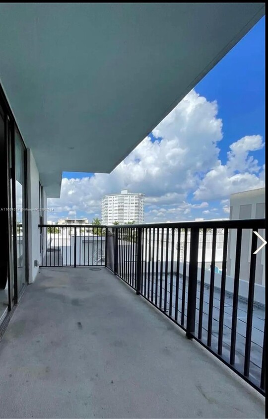 Foto principal - 1800 Collins Ave