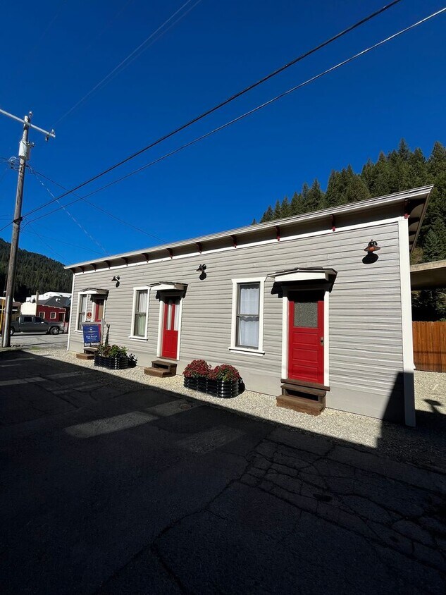 Foto principal - 2 Bedroom, 1 Bath house located in Wallace...