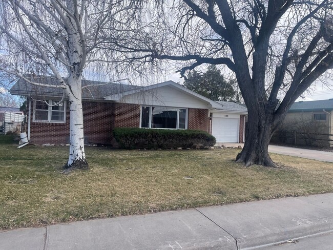 Building Photo - Single-family home on the west side of For...