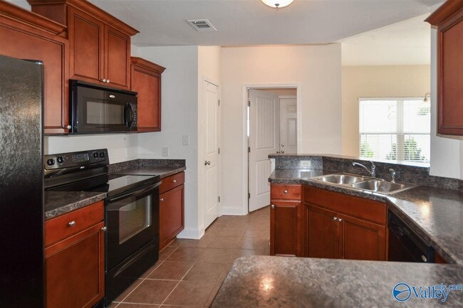 Building Photo - 412 Prom Dr SW