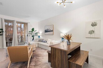 Building Photo - 200 Sandestin Ln