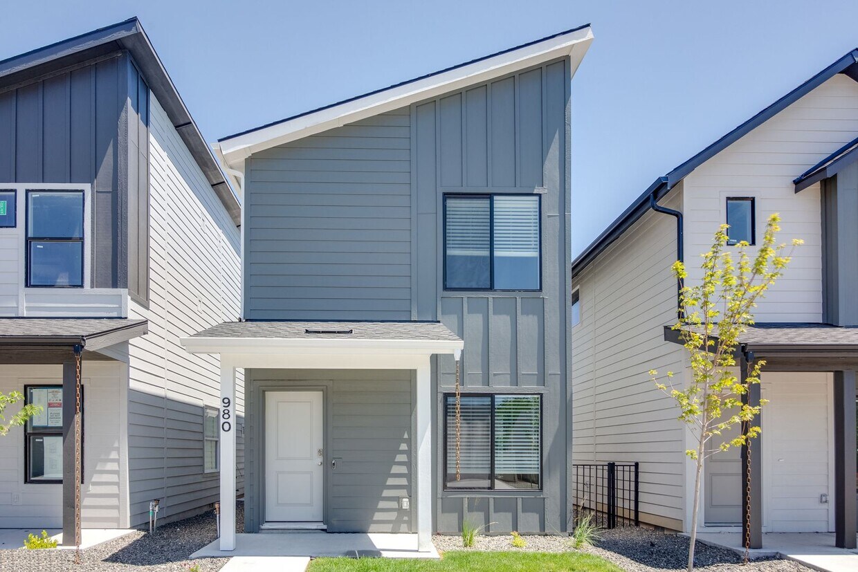 Foto principal - Beautiful New 2 Bedroom Cottage Now Availa...