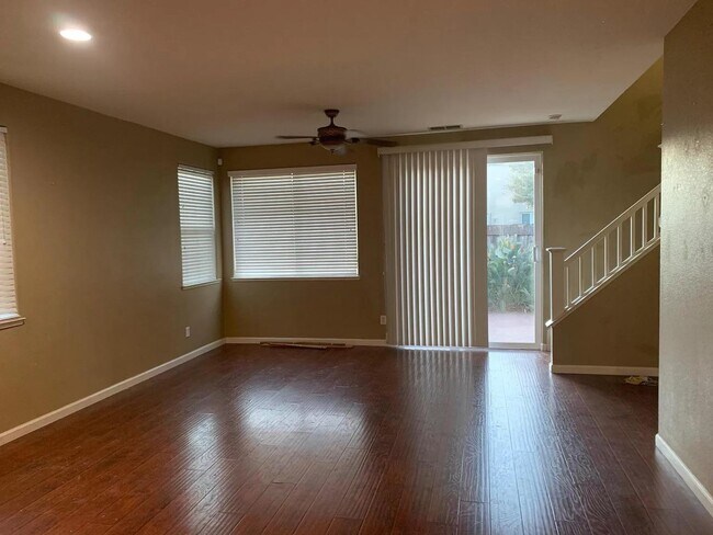 Building Photo - 5 N Beach Pl