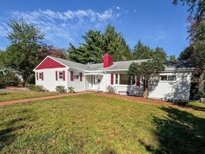 Building Photo - 92 Woodcliff Rd