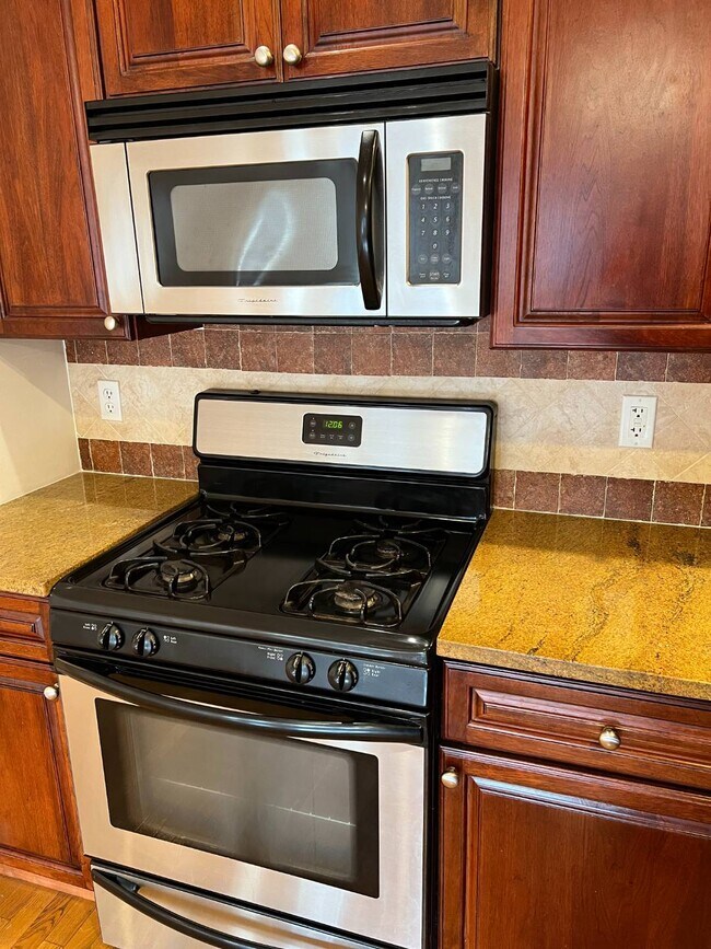 Foto del edificio - 1831 83rd St