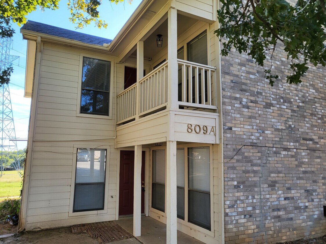 Photo - 809 Treadwell Ct (Hurst, TX)