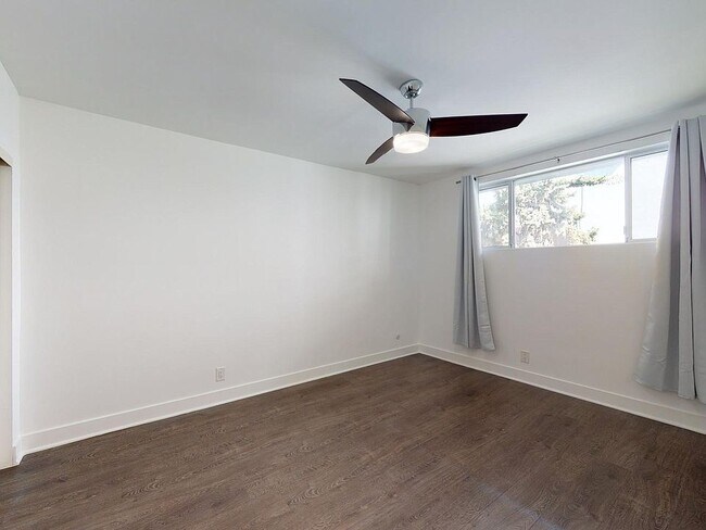 Building Photo - 1115 Hacienda Plz