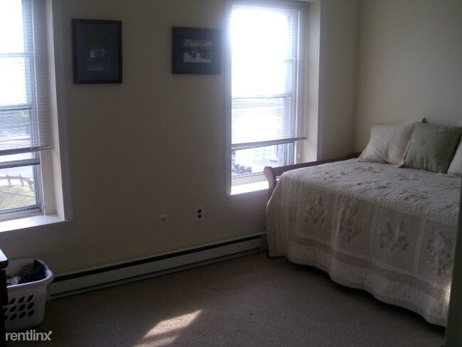 Foto del edificio - 3 br, 1.5 bath Townhome - 110 West 1st Avenue
