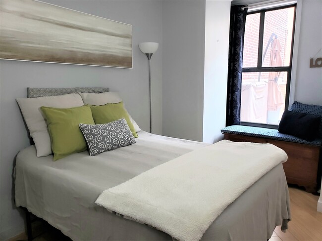 Bedroom - 616 E St NW
