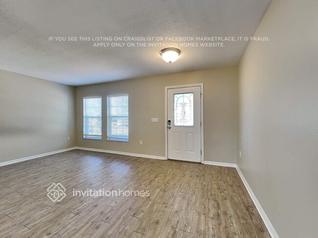 Building Photo - 6960 Lake Eaglebrooke Dr