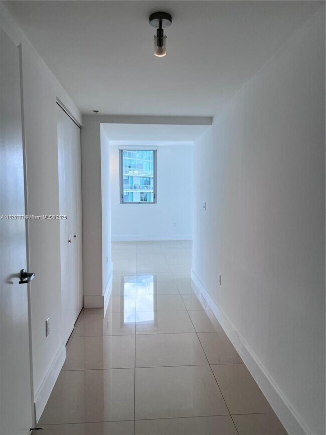 Foto del edificio - 92 SW 3rd St