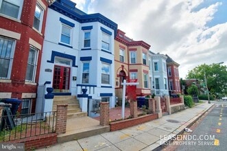 Building Photo - 1207 6th St NE