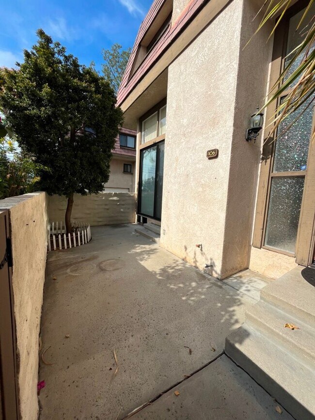 Foto del edificio - Northridge 3+2.5 in gated community w/pool...