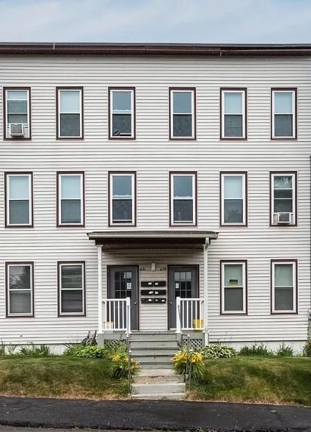 Building Photo - 629 Clay St