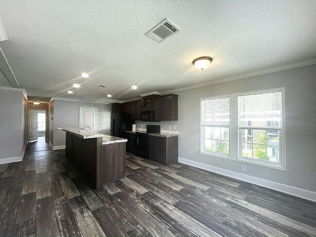 Foto del edificio - 36116 Plum Ave