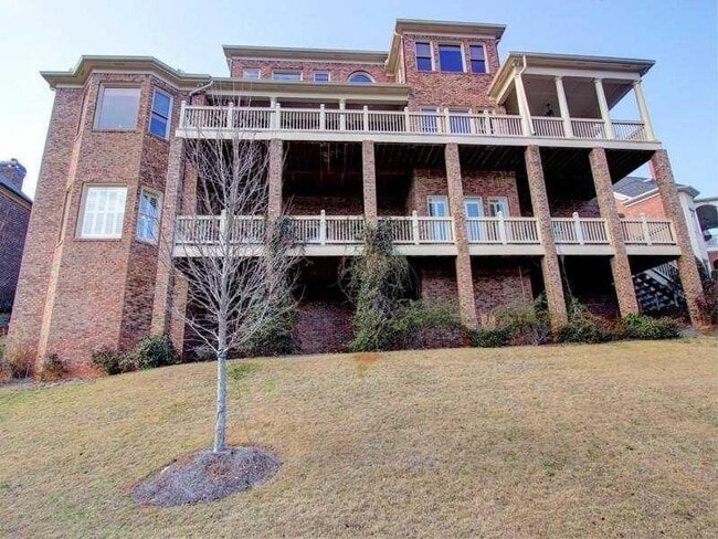 Foto del edificio - 502 Rivercliff Trce