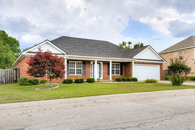 Building Photo - Updated Brick Ranch!