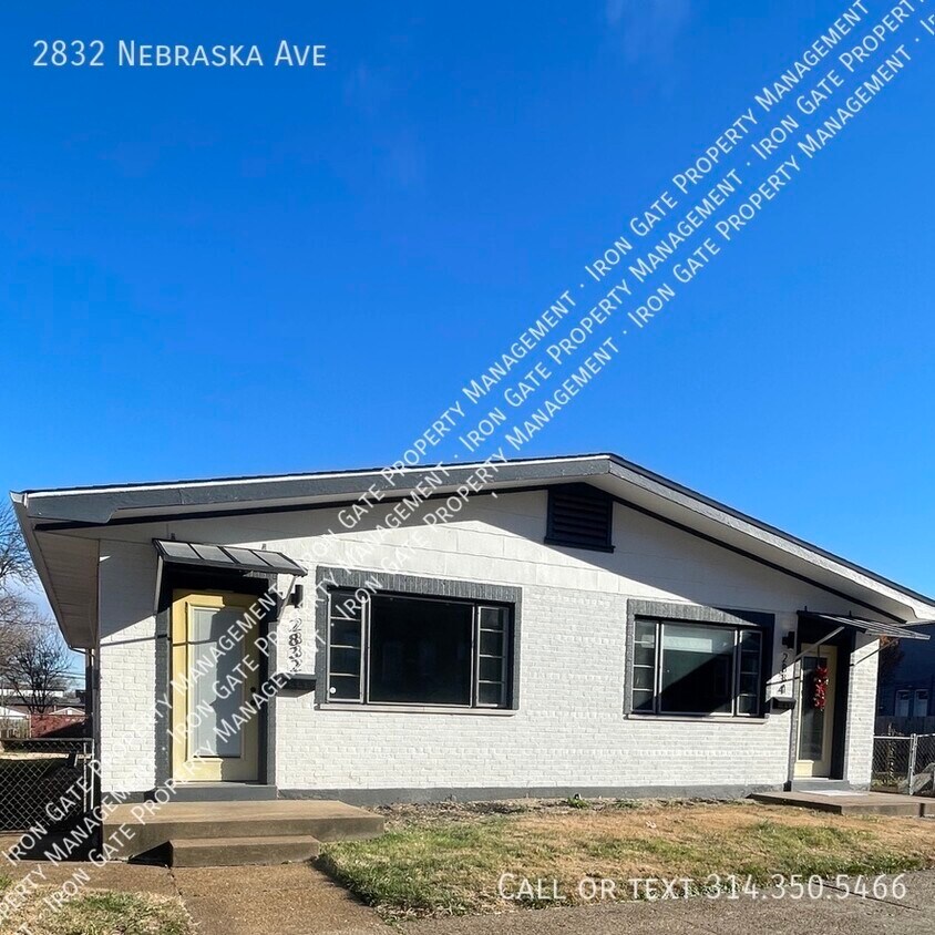 Primary Photo - 2 bedroom Newly Renovated Check it out!!