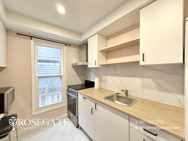 Building Photo - All-Inclusive 1-Bedroom Main Level Apartment with Parking – Brampton