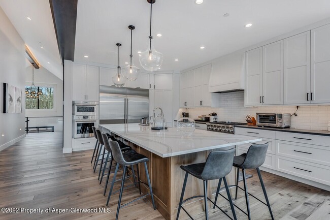 Foto del edificio - 316 Maple Ridge Ln