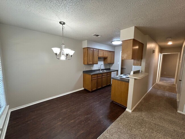 Foto del edificio - 4916 Brianhill Dr