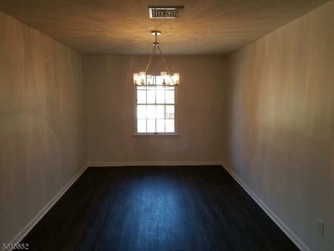 Building Photo - 360 Potomac Dr