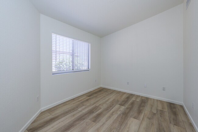 Building Photo - 3167 W Alexanderwood Dr