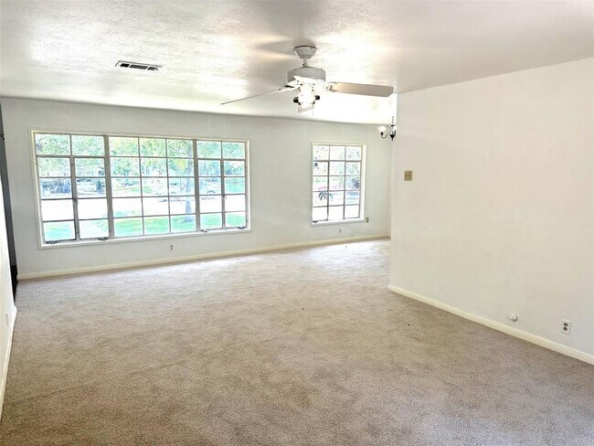 Building Photo - 5511 New Haven Ct