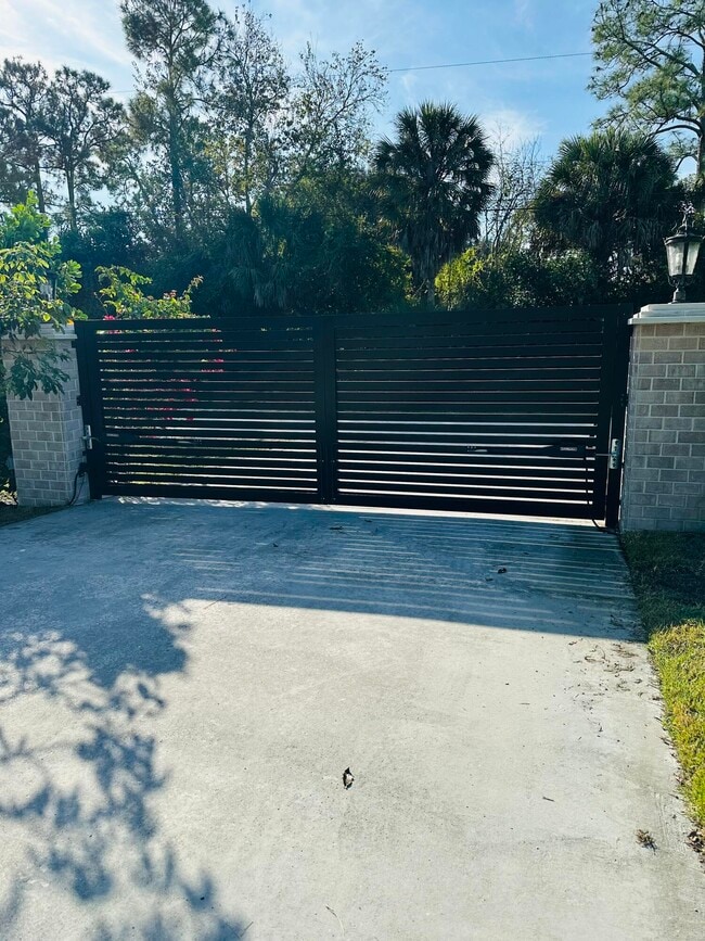 Foto del edificio - 17647 81st Ln N