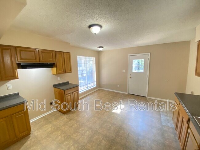 Building Photo - 3241 Carnes Ave