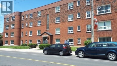 Building Photo - 385 Concession St