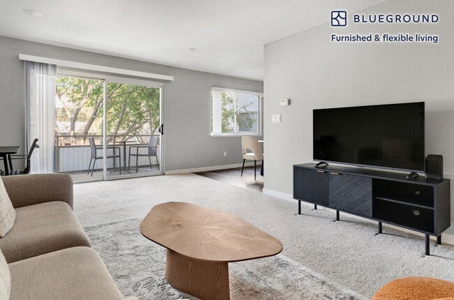 Building Photo - 2721 Midtown Ct