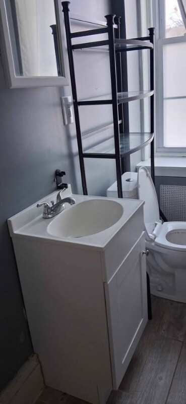 Building Photo - 204 Main St