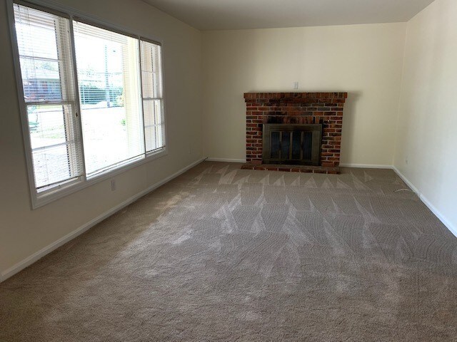 Building Photo - Cozy two bedroom home in Junior College area!